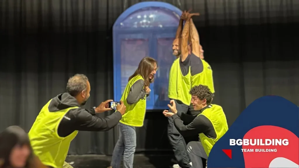 Atividades e Jogos de Team Building Atividades e Jogos de Team Building